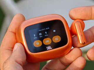 JBL Live Beam 4 Review: Great Sound Meets a Clever Touchscreen Case