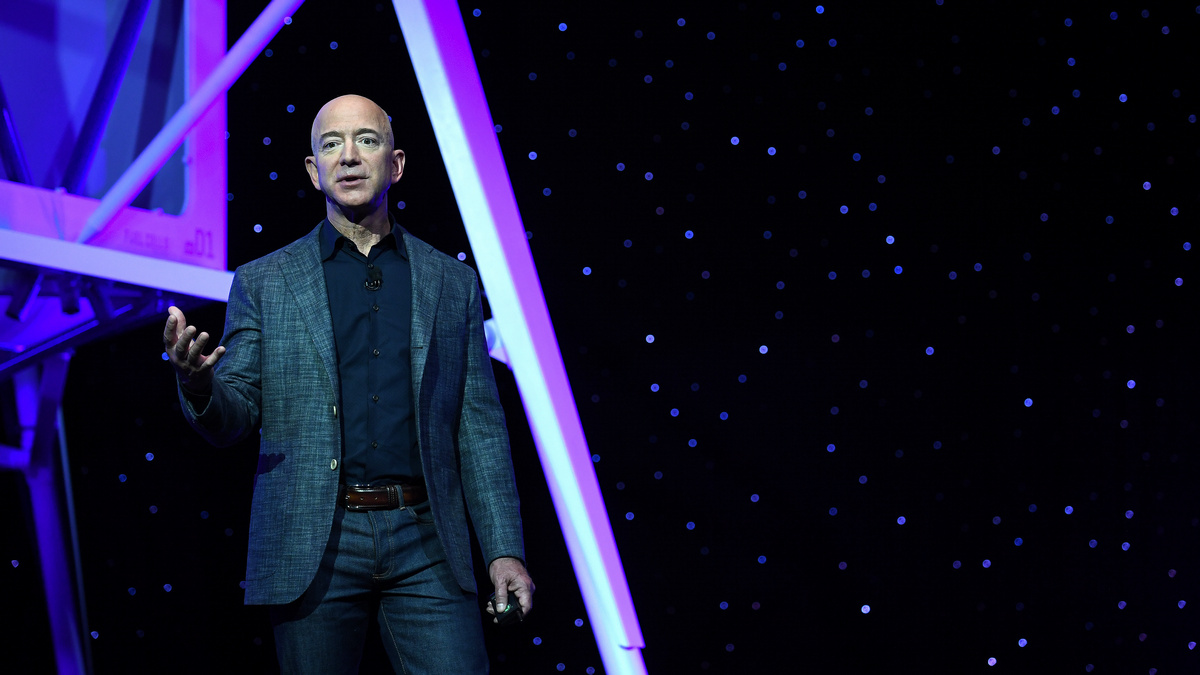 Amazon Says CEO Bezos Willing to Testify Before US Congress