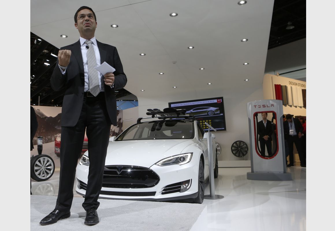 Tesla Semi Electric Truck Chief Jerome Guillen Leaves Company