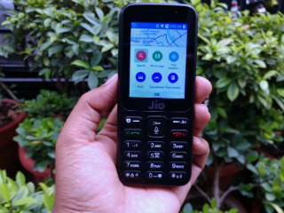 Smart Feature Phones to Generate $28 Billion in Revenue in 3 Years: Counterpoint