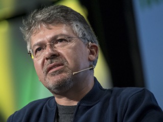 Apple&rsquo;s Self-Driving Car Unit Handed Over to AI Chief Who Oversees Siri: Report