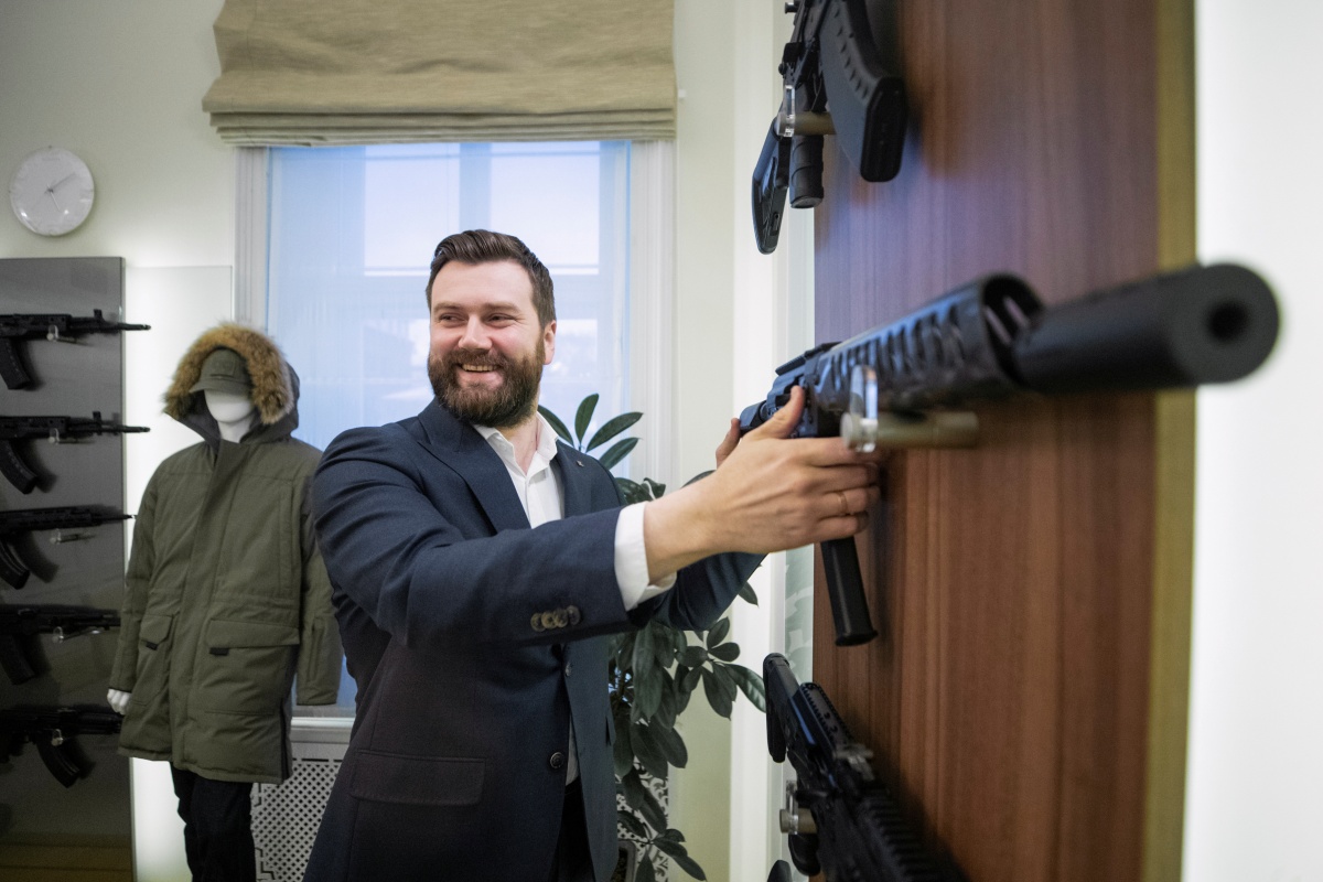 Kalashnikov Woos Gadget Lovers With Ultima Shotgun That Syncs With Smartphones, Eyes Production in India