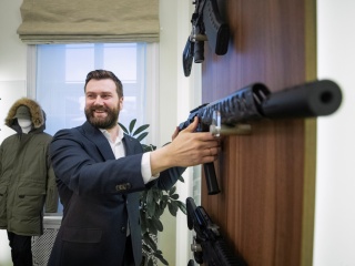 Kalashnikov Woos Gadget Lovers With Ultima Shotgun That Syncs With Smartphones, Eyes Production in India