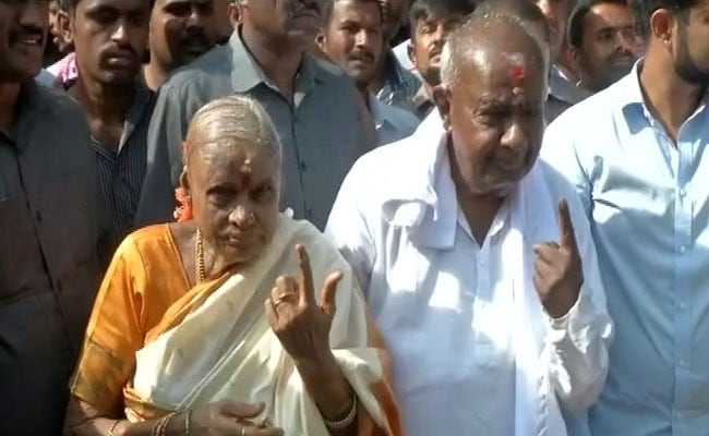 Image result for hd deve gowda at Puttur poll booth