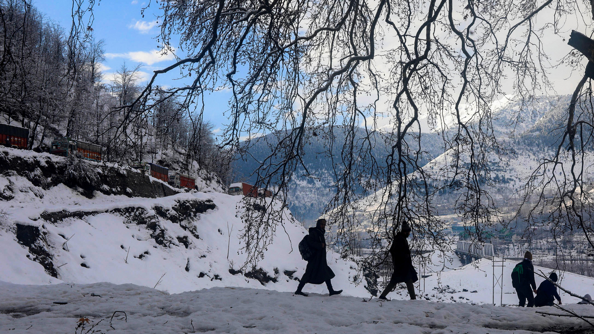 Overload on Train to Kashmir's Internet Oasis