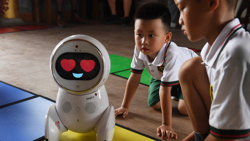 Robot Teachers Invade Chinese Kindergartens