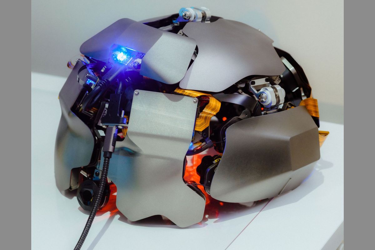 Kernel Helmet That Is Claimed to Read Human Mind Starts Shipping for $50,000 in US