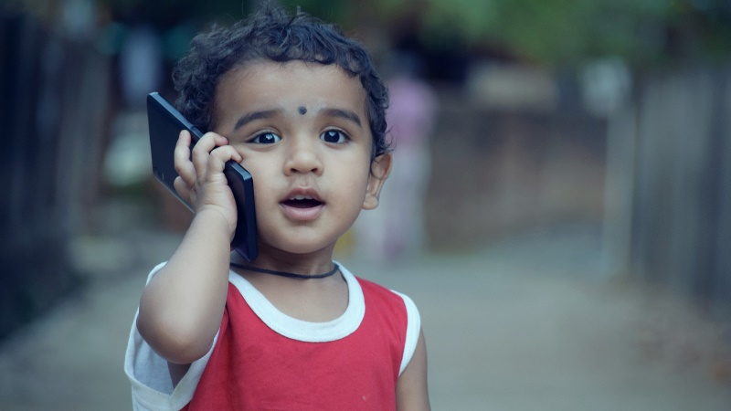 Smartphones, Tablets May Cause Speech Development Delays in Kids: Report