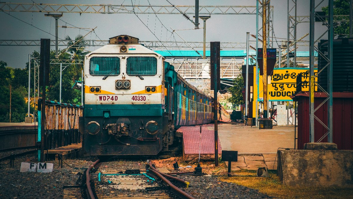 Uber অ্যাপেই কাটা যাবে ট্রেনের টিকিট, ক্যাবের পর নতুন পরিষেবা চালু ভারতে