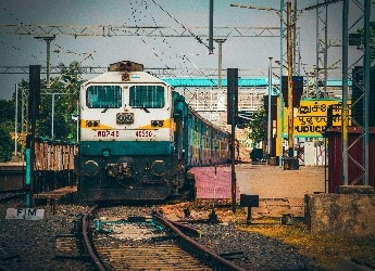Uber অ্যাপেই কাটা যাবে ট্রেনের টিকিট, ক্যাবের পর নতুন পরিষেবা চালু ভারতে
