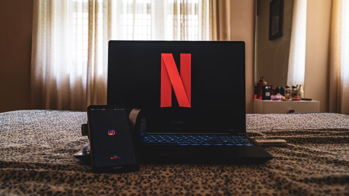 Best Laptops For Binge Watching: Stunning Screens & All-Day Battery