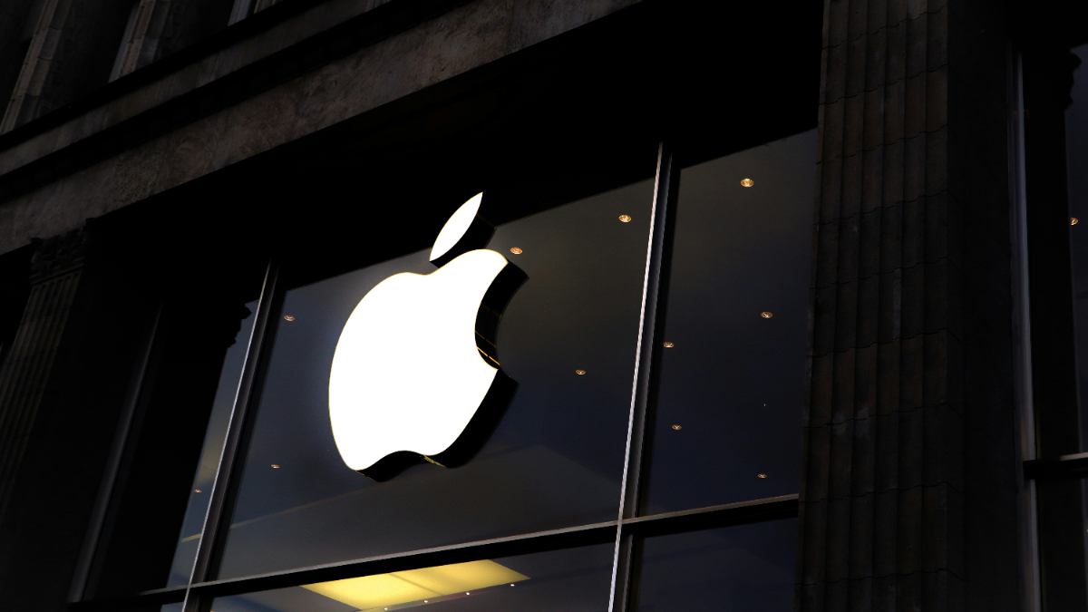 Apple ফেস্টিভ সেল শুরু, 15,000 টাকা ছাড় আইফোন-ম্যাকে, আলপনার নকশায় AirPods 5