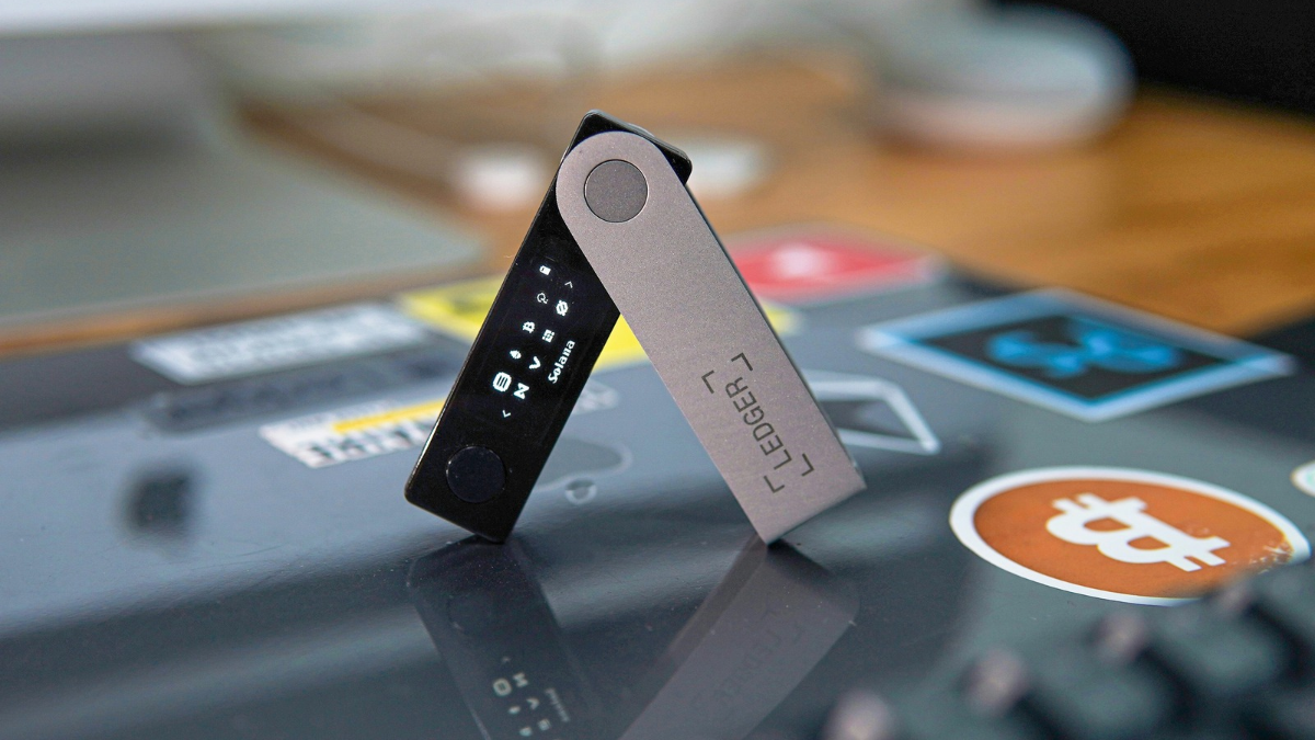 Ledger Addresses Hidden Chip Concerns as Users Claim $92 Million in Crypto Theft