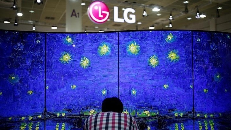 LG Books First Quarterly Loss in 6 Years on Worst Mobile Result