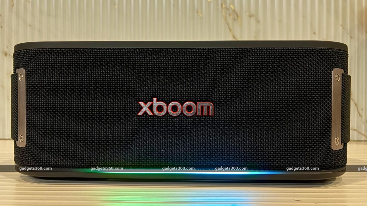 LG Xboom Bounce Review: Looks Like a Sci-Fi Prop, Sounds Surprisingly Good