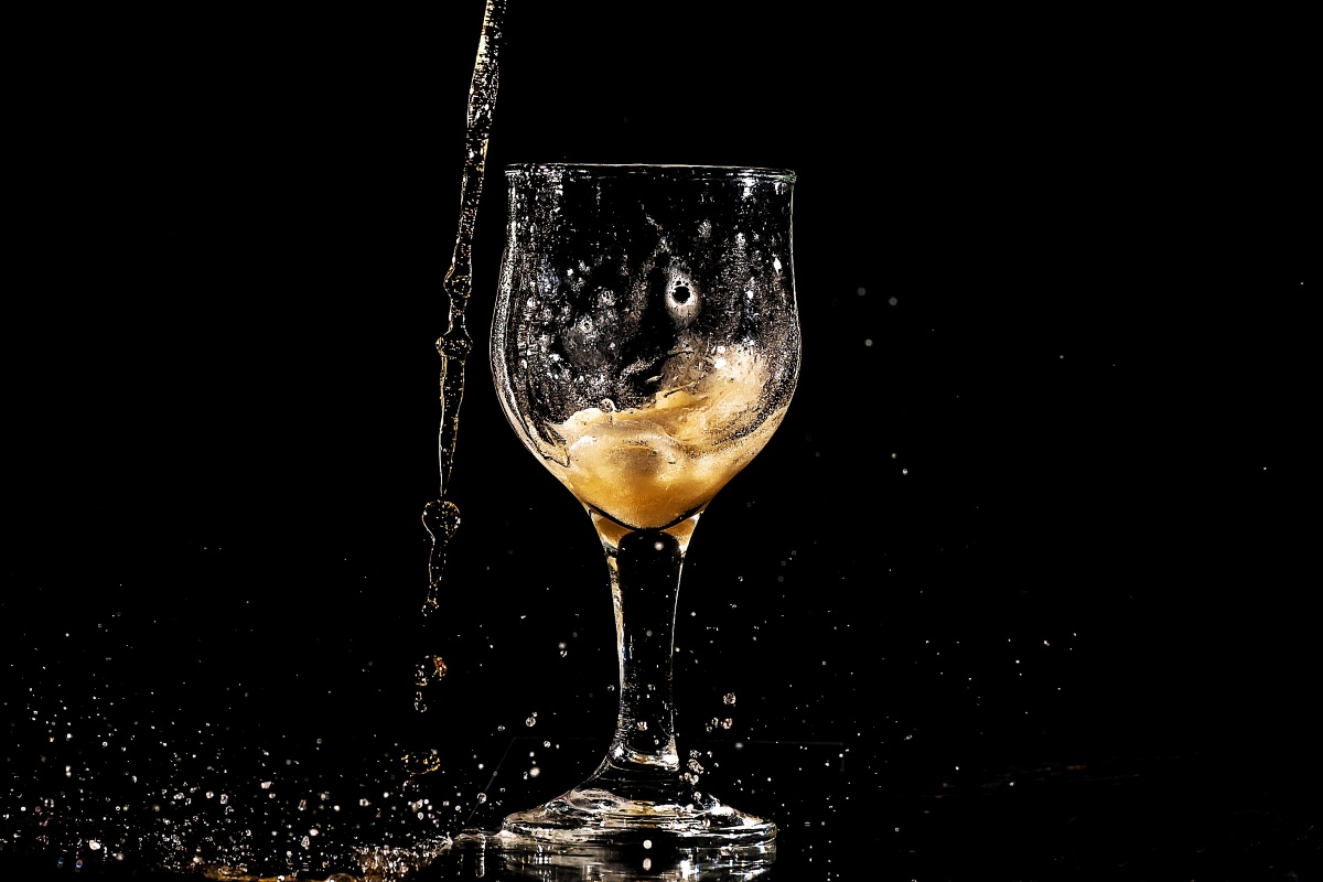 How to Order Alcohol Delivery Online in Delhi Through Apps, Online Portals