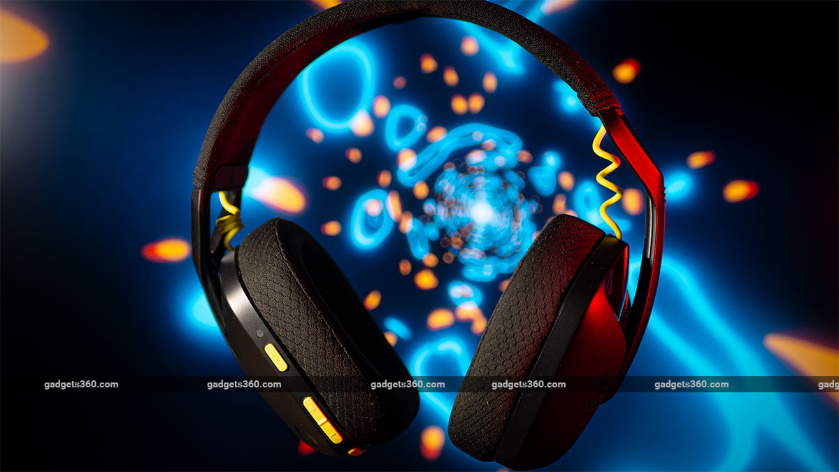 Logitech G435 Lightspeed Wireless Gaming Headset Review: The Lightweight Champion