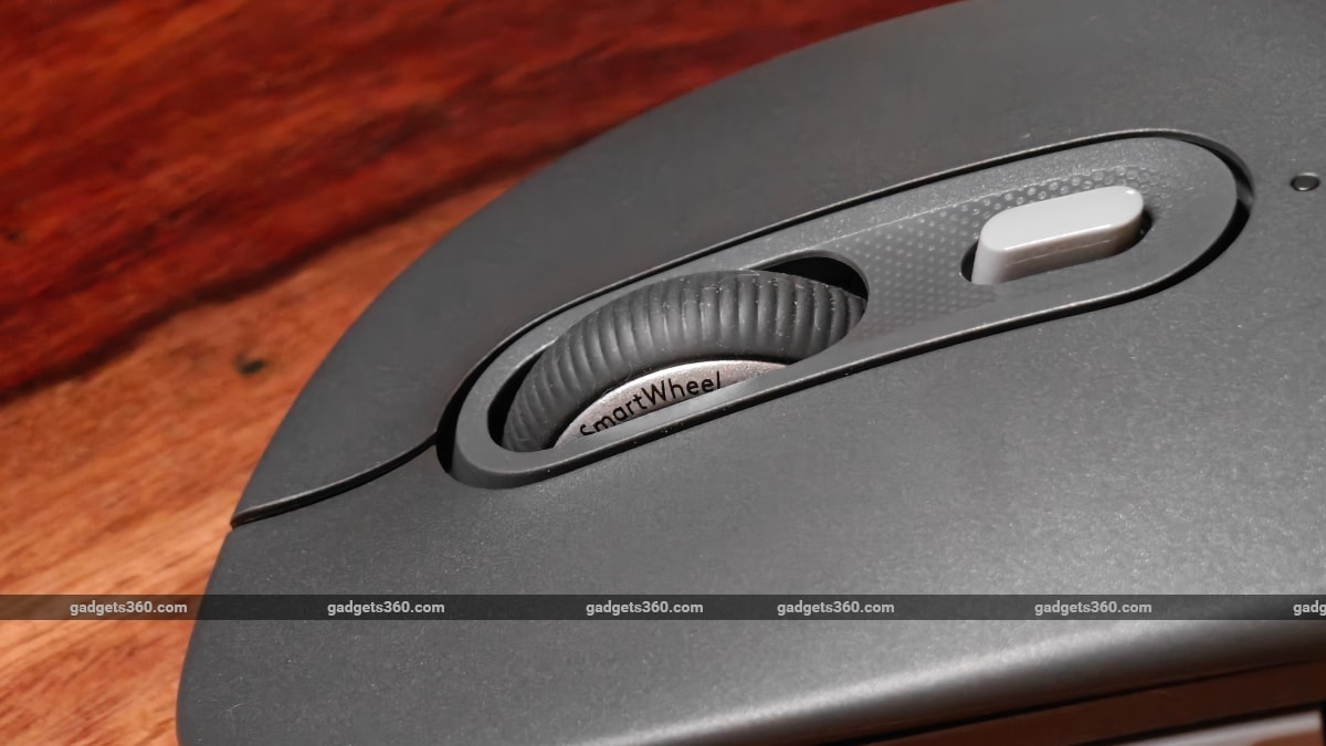 logitech signature comfort plus smartwheel gadgets 360 LogitechSignatureComfortPlus  Logitech