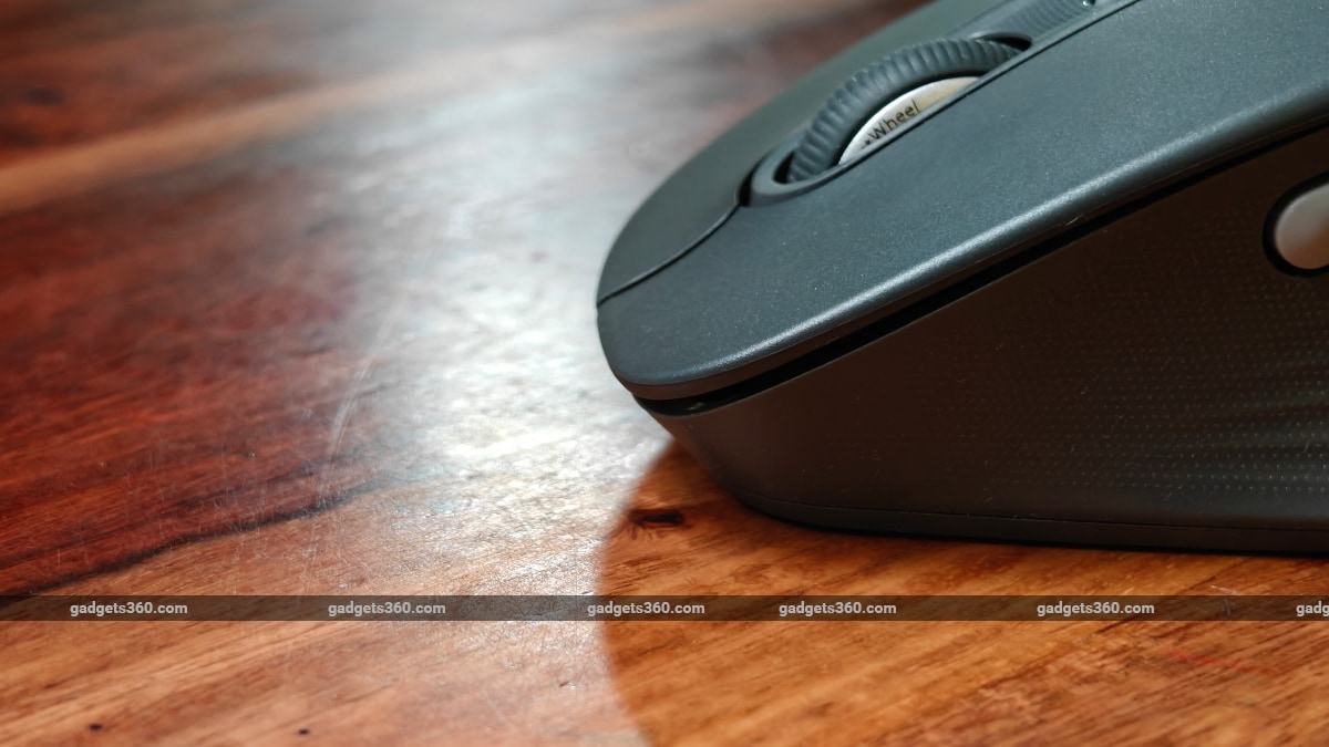 logitech signature comfort plus tapered click buttons gadgets 360 LogitechSignatureComfortPlus  Logitech