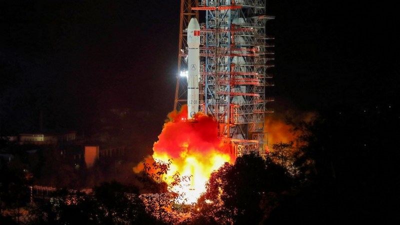 China Launches Rover for First Far Side of the Moon Landing