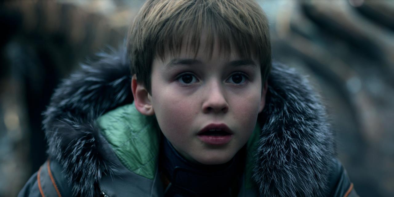 Netflix's Lost in Space Gets First Full Trailer