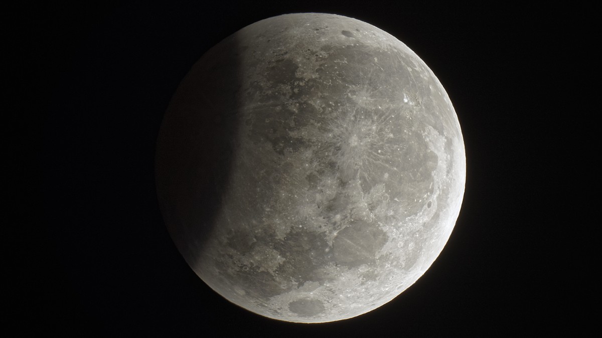 Lunar Eclipse 2020 Today: 9 Smartphone Camera Tips to Capture Full Moon Pictures Like A Pro