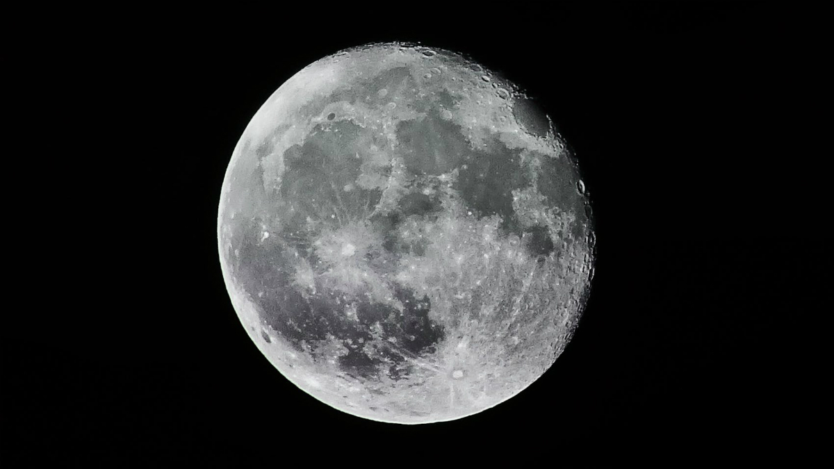 Moon Will 'Eclipse' Mars Today: Here's How to See It