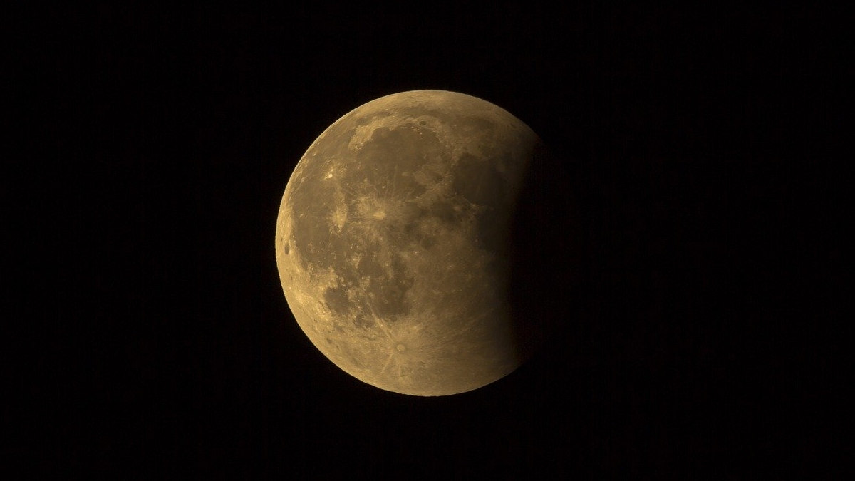 Lunar Eclipse 2020 Today: Check India Time, When and Where to Watch