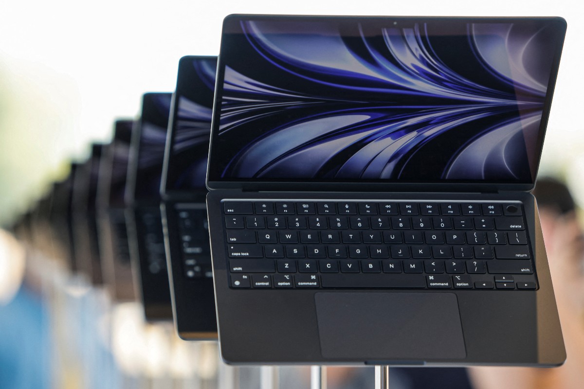 Apple Is Reportedly Working on 15-Inch MacBook Air for 2023 Release, Another 12-Inch Laptop in Progress