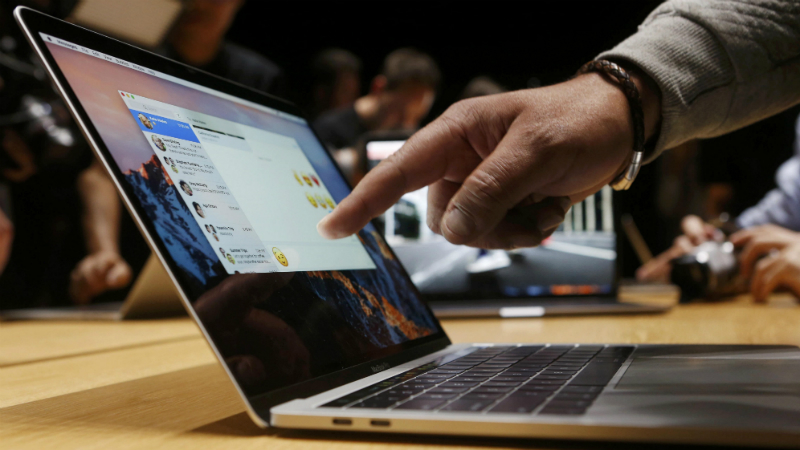 MacBook Pro 2016 vs Microsoft Surface Pro vs HP Spectre 13 vs Dell XPS 13, Which One to Buy in India