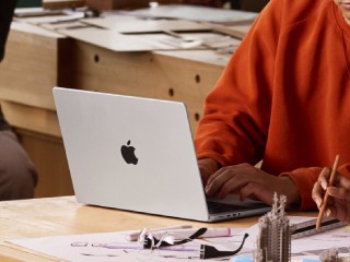 Apple's First OLED MacBook With a Samsung Display Could Launch in 2026