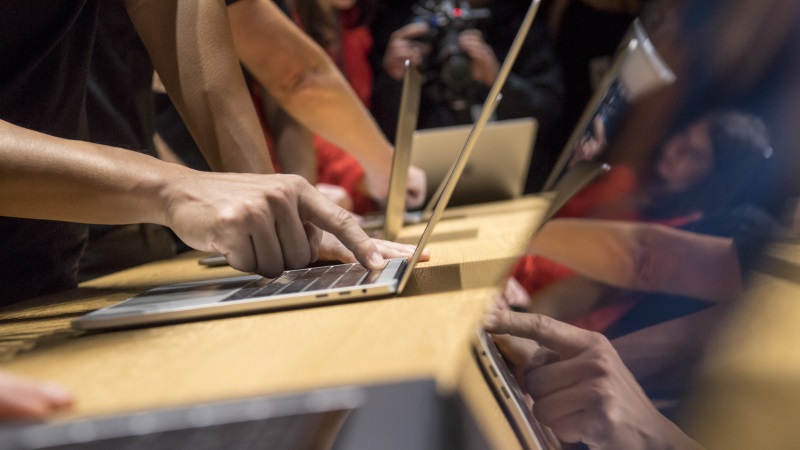 For Digital Nomads, Work Is Where the Laptop Is