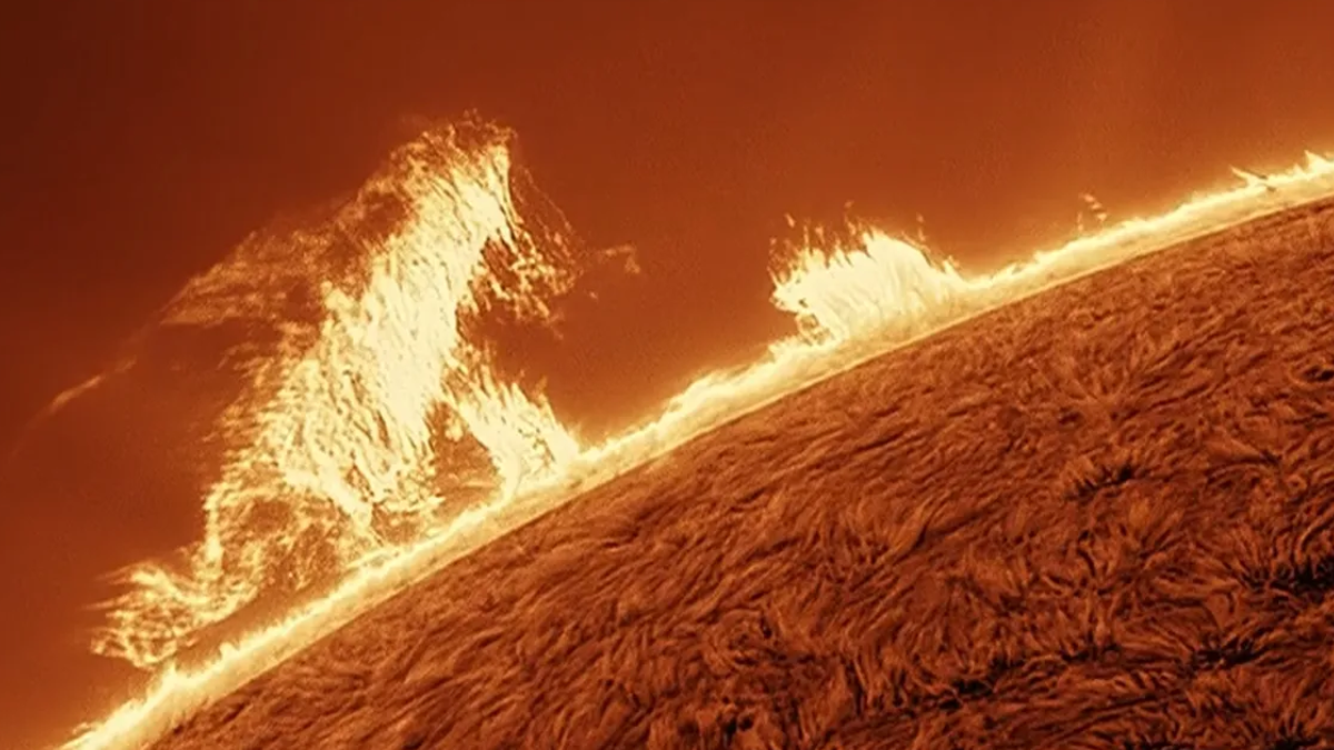 Astrophotographer Captures Giant Human-Shaped Solar Prominence