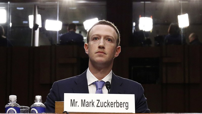 Zuckerberg Loses More Than $15 Billion in Record Facebook Fall