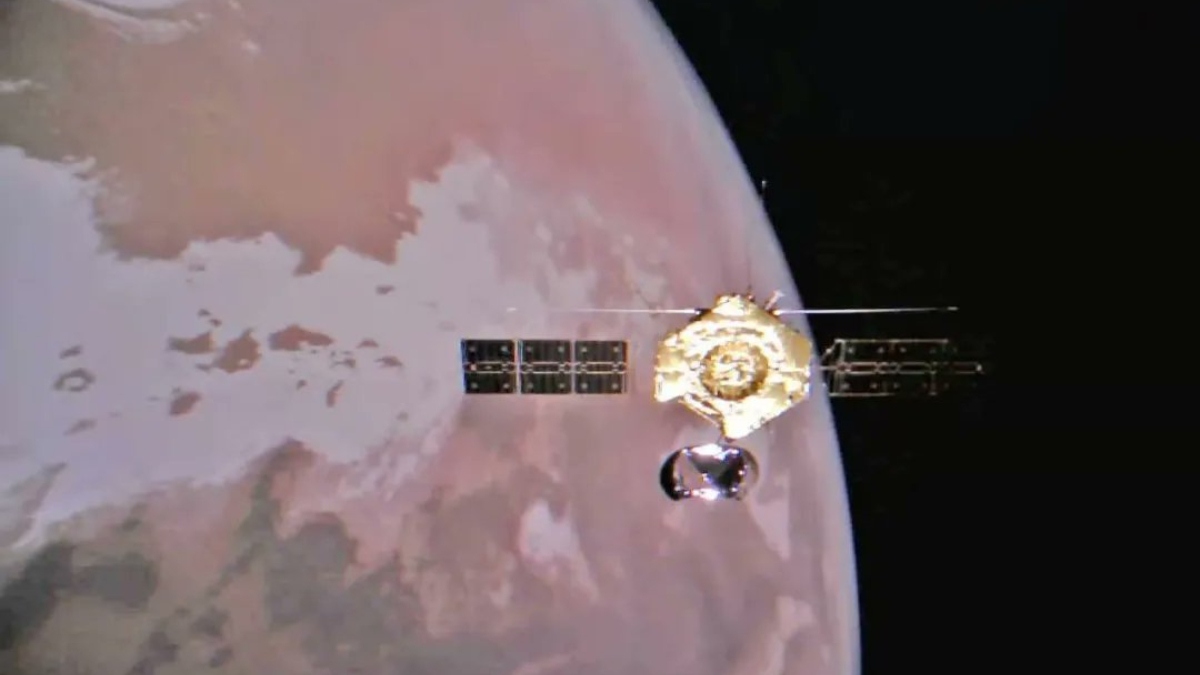China's Tianwen-1 Mars Probe Captures Stunning Selfies Above the Red Planet's North Pole