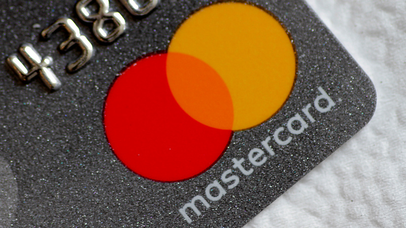 Mastercard Says Replacing Magnetic Strip Debit, Credit Cards With Chip-Based Cards for Safety