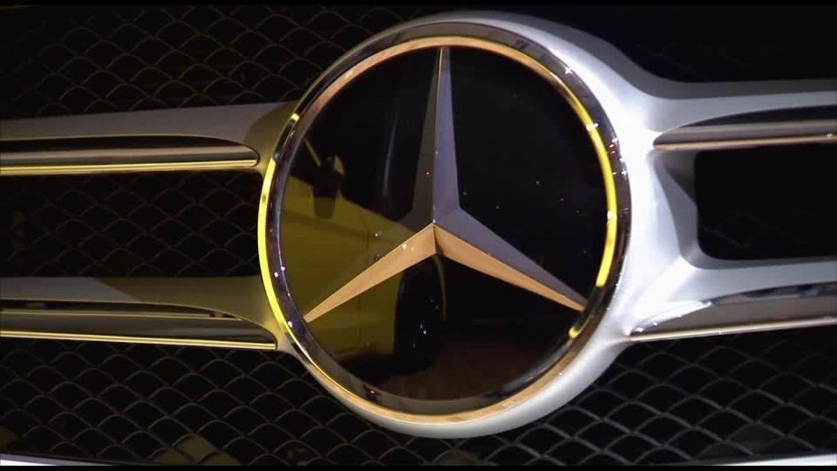 Mercedes-Benz Hits Accelerator in E-Car Race With Tesla, Plans to Invest Over EUR 40 Billion by 2030