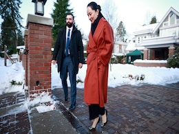 Huawei CFO Meng Wanzhou Goes to Canada Court to Fight US Extradition Huawei CFO Meng Wanzhou Goes to Canada Court to Fight US Extradition