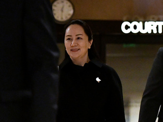 Huawei&#039;s Meng Denied Docs Access in Extradition Fight