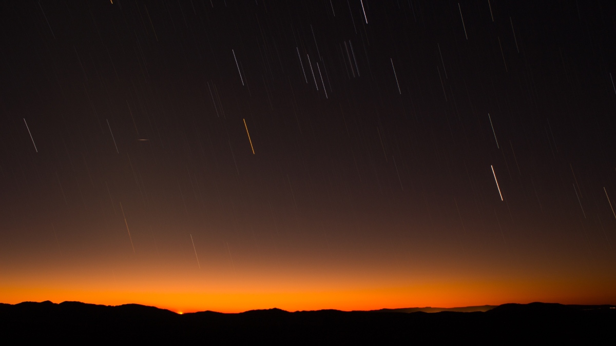 Leonid Meteor Shower to Peak Around November 17: When, Where to Watch