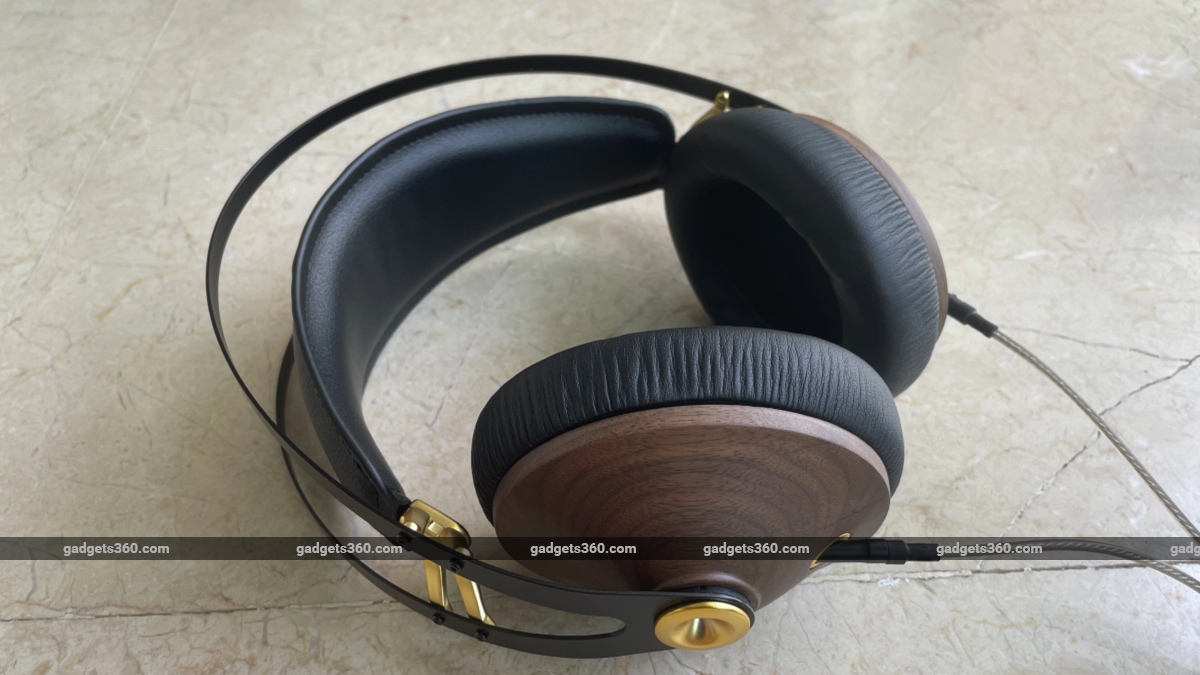 Meze 99 Classics Wired Headphones Review: A Beautiful Thing