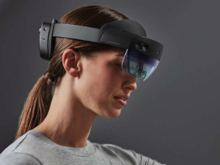 Microsoft Is Optimistic About Launching an Affordable HoloLens for End Users