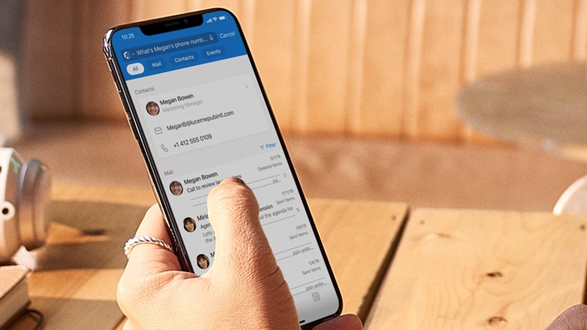 Microsoft Outlook Begins Displaying More Ads on iOS and Android Apps: Report