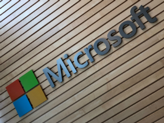 Microsoft HoloLens 2 Starts Shipping to Select Countries