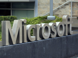 Microsoft &#039;Andromeda&#039; Foldable Surface Phone to Be Launched in 2019: Report