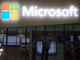 Microsoft Said to Plan Sales Reorganisation Focused on Cloud