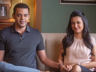 Mind the Malhotras Review: Indian Remake of Israeli Original Makes Very Little Effort to Be Original