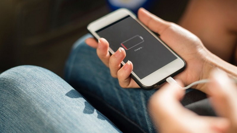 EU May Get Tough on Apple, Other Companies With Non-Standard Mobile Chargers
