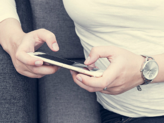 Smartphone Makers Look to Gamers for Sales Boost