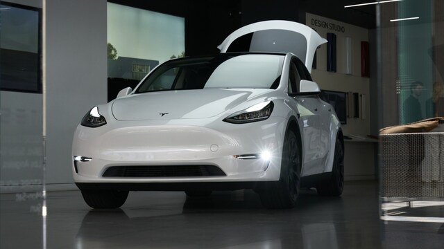 Tesla Signs Deal for First India Showroom to Sell Imported EVs Tesla Signs Deal for First India Showroom to Sell Imported EVs